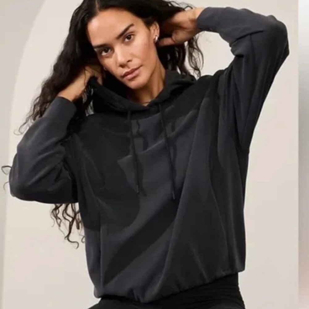 NWT Athleta Seasoft Bubble Hem Hoodie Sweatshirt in Black